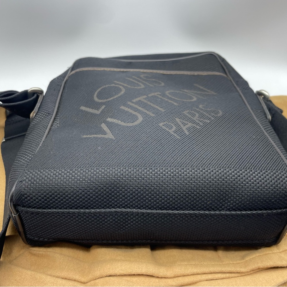 Louis Vuitton Black Messenger Bag - Picture 4 of 14